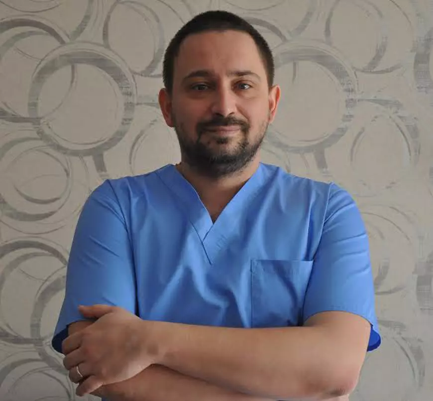 Medicul Andrei Tîrpea spune că românii stau la coadă la stomatolog în perioada Sărbătorilor