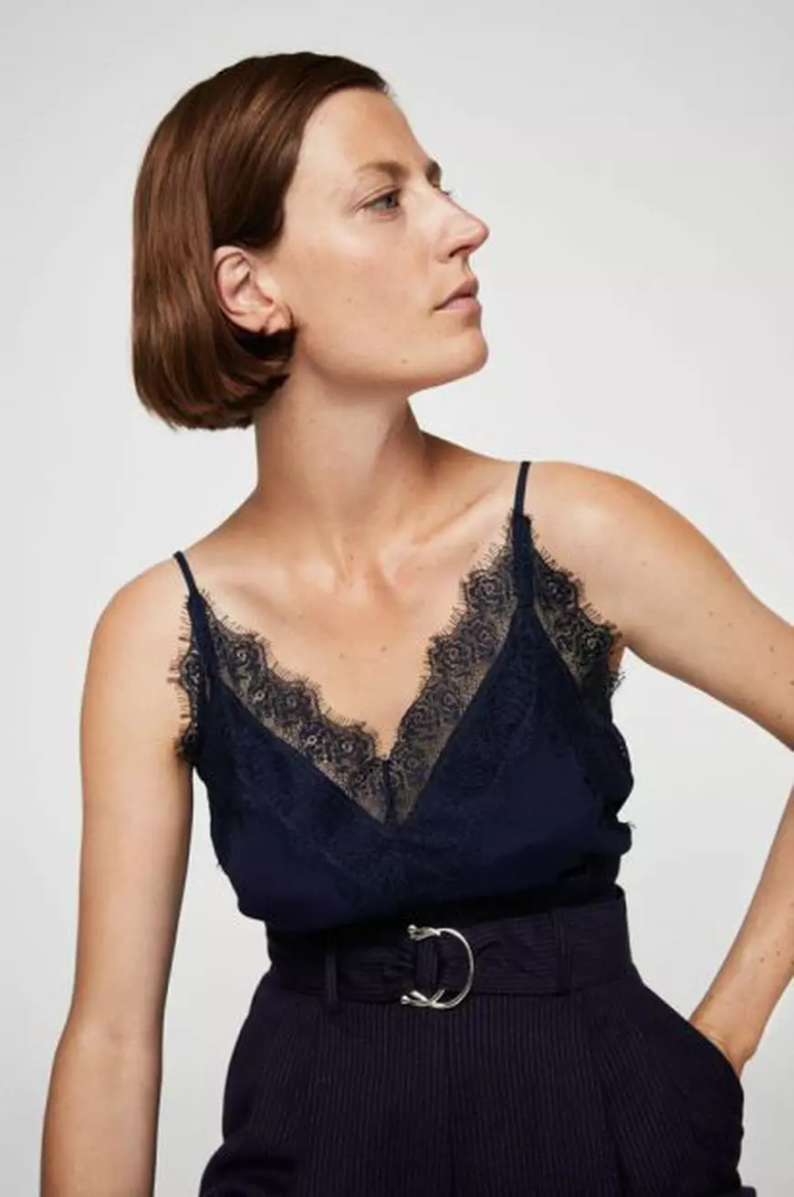 Cum integrezi in tinute fusta midi