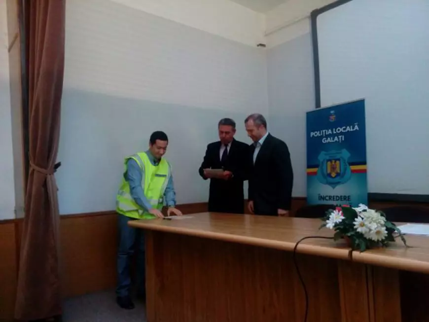 REPORTAJ/O pensionară, o controloare de bilete și un inginer sunt voluntari la Poliția Locală Galați