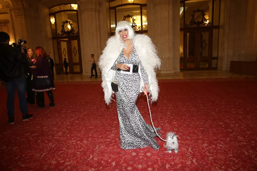 VIDEO EXCLUSIV/ Raluca Bădulescu ne povestește cum era la 20 de ani. „Fără griji, dar cu bani”