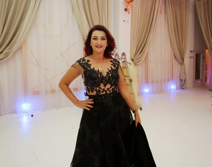 VIDEO EXCLUSIV/Artista etern nonconformistă! Rona Hartner a defilat aproape goală la 35 de ani