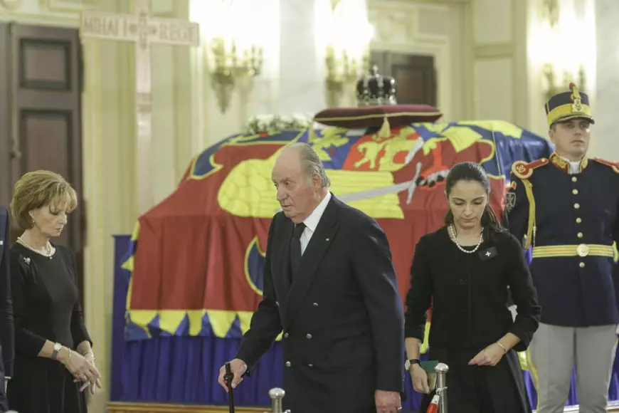 Monarhii Europei la catafalcul Regelui Mihai. Regele Juan Carlos și Regina Sofia au ajuns la Palatul Regal