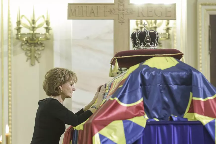 Monarhii Europei la catafalcul Regelui Mihai. Regele Juan Carlos și Regina Sofia au ajuns la Palatul Regal