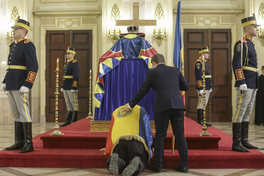 Monarhii Europei la catafalcul Regelui Mihai. Regele Juan Carlos și Regina Sofia au ajuns la Palatul Regal