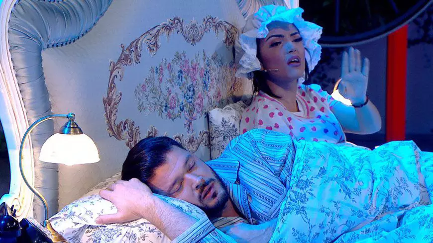 Andreea Mantea, în pat cu Victor Slav. Imaginea a ajuns pe net