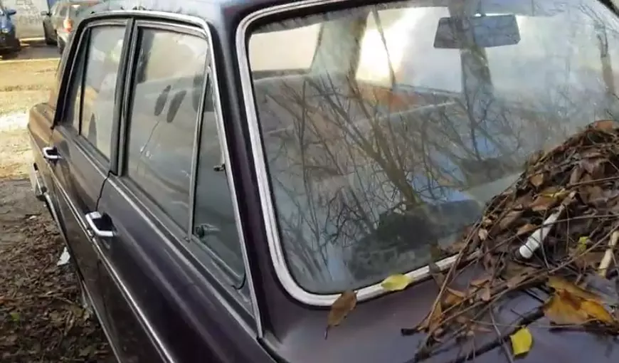 Cum arată acum mașina care i-a aparținut lui Nicolae Ceaușescu. Abandonată în București | VIDEO