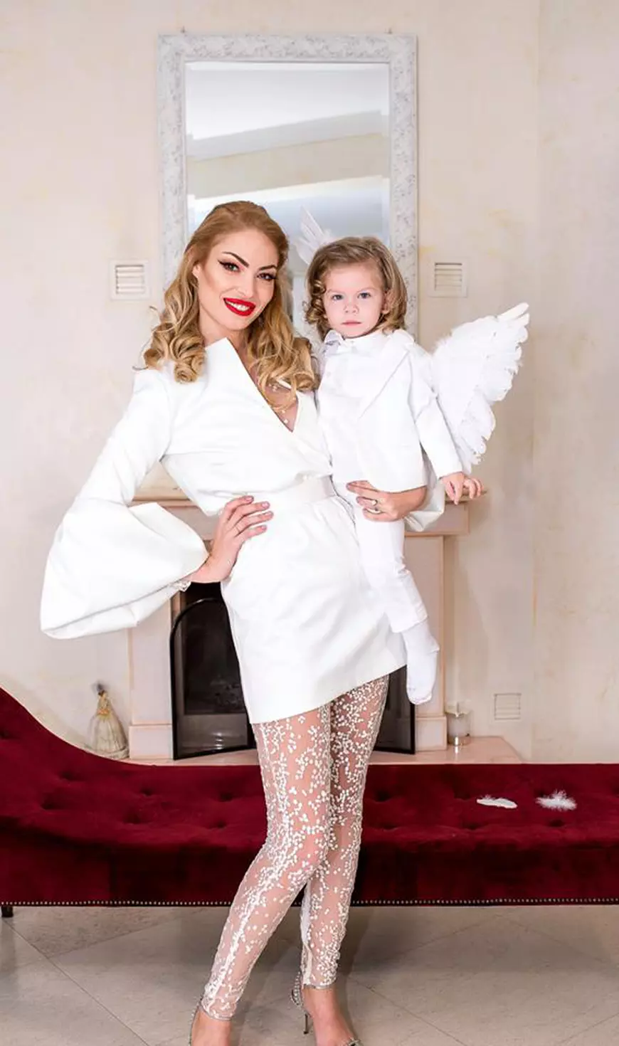 Mesajul Valentinei Pelinel la sfârșit de an. Radiază de fericire lângă băiețelul ei