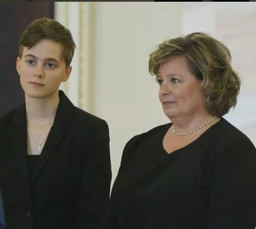 Cine este nepoata secretă a Regelui Mihai. Are 18 ani și locuiește în Franța