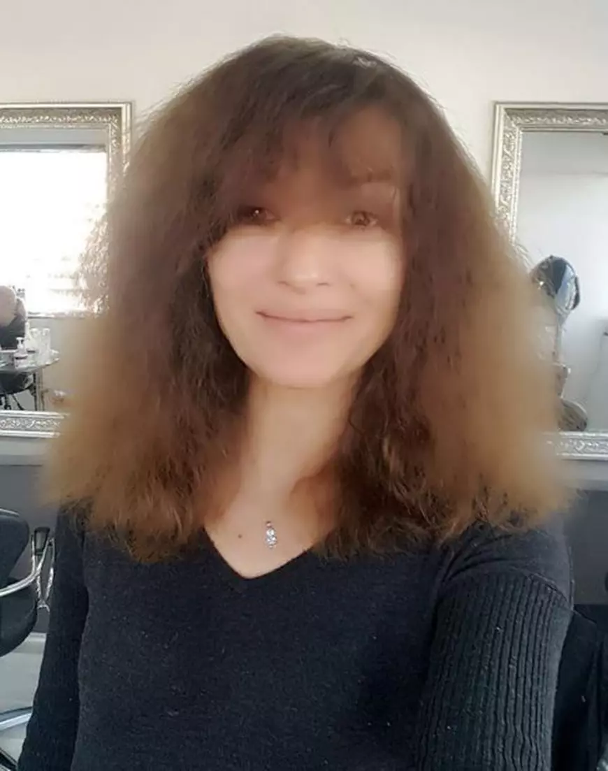 Anca Țurcașiu, nemachiată și necoafată la 47 de ani