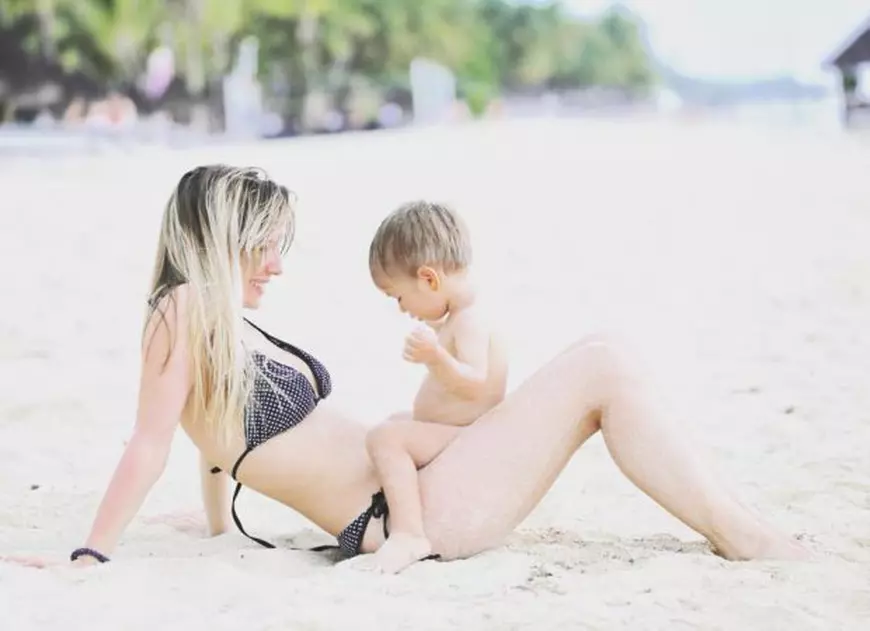 Adela Popescu si baietelul ei