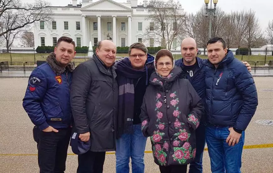 VIDEO EXCLUSIV/Fuego, Irina Loghin și Maria Dragomiroiu au dus cucul din Bucovina la Casa Albă!