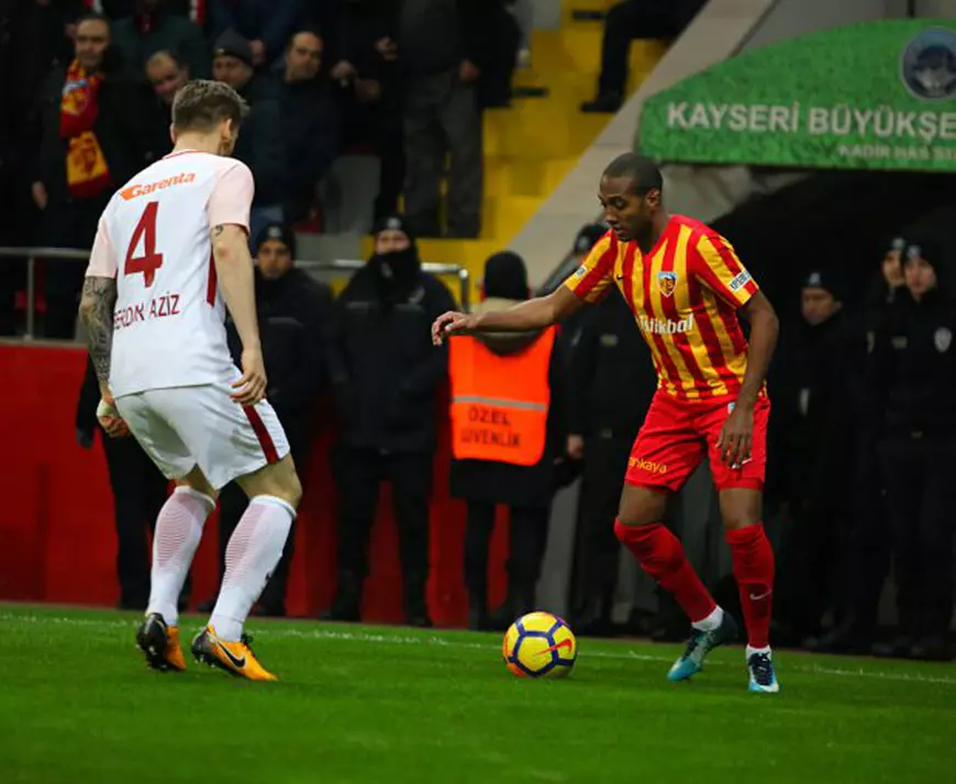 Kayserispor - Galatasaray Istanbul 1-3, în meciul care a încheiat etapa a 18-a din Turcia. Șumudică a înnebunit: ”A văzut toată Turcia ce a fost” | VIDEO
