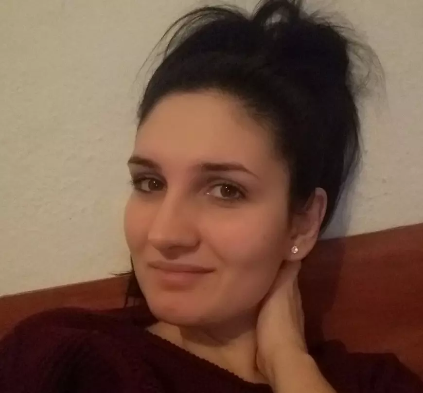 Ea este tânăra ucisă de iubitul militar: Alexandra Elena Marin a fost înjunghiată într-un coafor din Dâmbovița