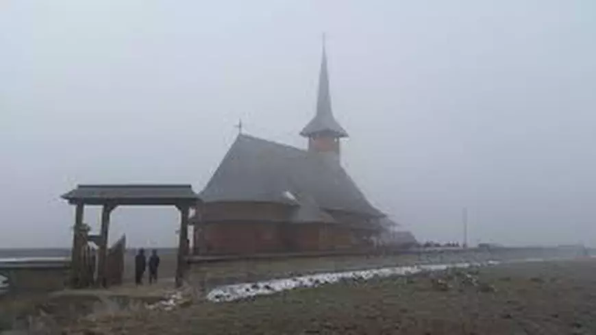 Incendiu violent la biserica din Suha-Mălini