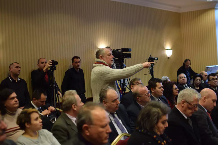 EXCLUSIV/ Generali, masoni și naționaliști s-au adunat în Partidul Lege și Ordine: ,,Islamismul vrea să ne distrugă”/VIDEO