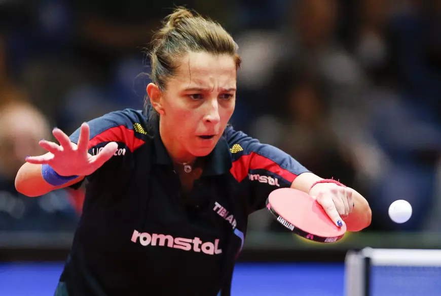 Elizabeta Samara, cea mai bună jucătoare de tenis de masă a României, se teme doar de chinezoaice în drumul spre p eventuală medalie la Campionatul Mondial din acest an. (FOTO: EPA)