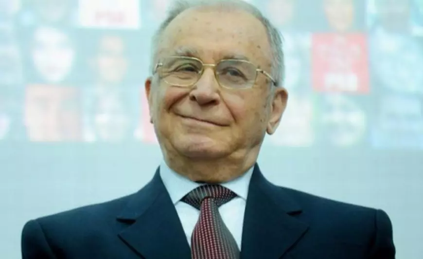 Ion Iliescu locuiește într-un apartament de lux, luat la preț de nimic. Cât a dat pe casă | FOTO