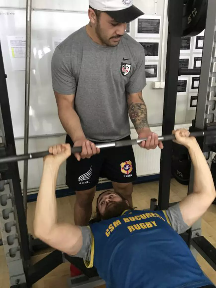 Rugbiștii de la CSM București trag din greu de fiare pentru a câștiga eventul! | FOTO