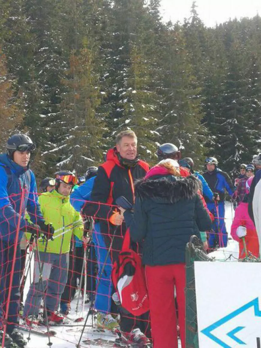 FOTO| Preşedintele Klaus Iohannis s-a relaxat pe domeniul de schi aflat la cea mai mare altitudine. Unde a schiat Iohannis