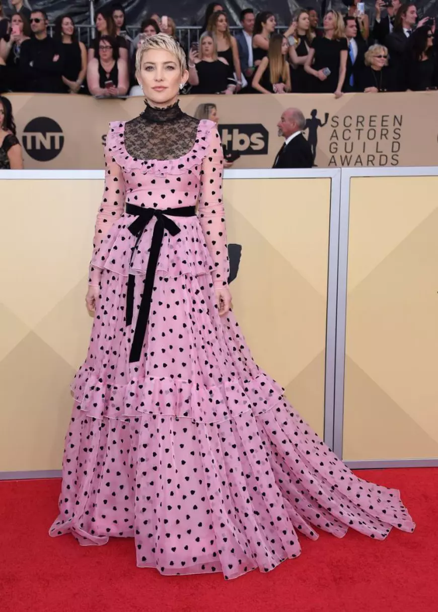 Vedetele au purtat culori strălucitoare pe covorul roșu la SAG Awards 2018