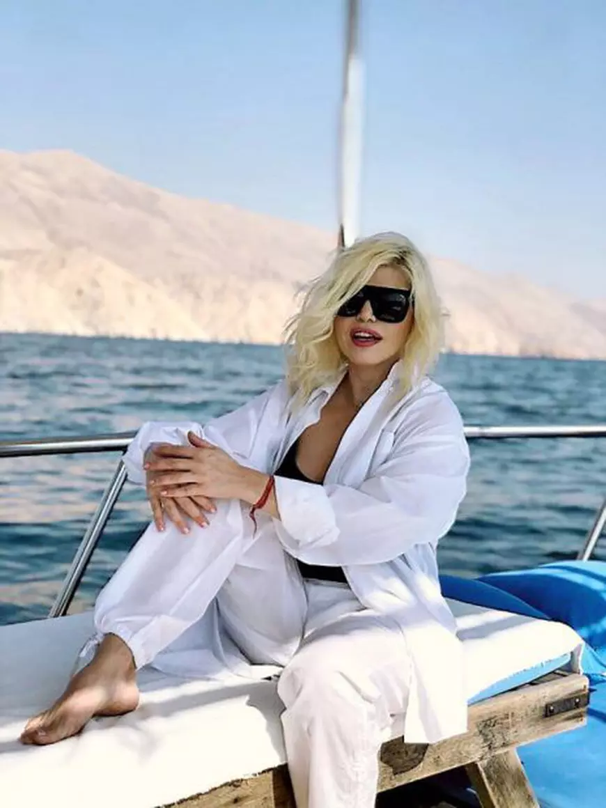 Loredana, vacanță într-o vilă de lux inspirată de satele omaneze