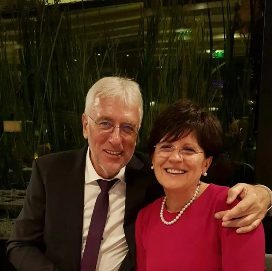 Simona Halep s-a întors acasă supărată și accidentată. A refuzat primirea la Salonul Oficial. Îmbulzeală la aeroport / GALERIE FOTO