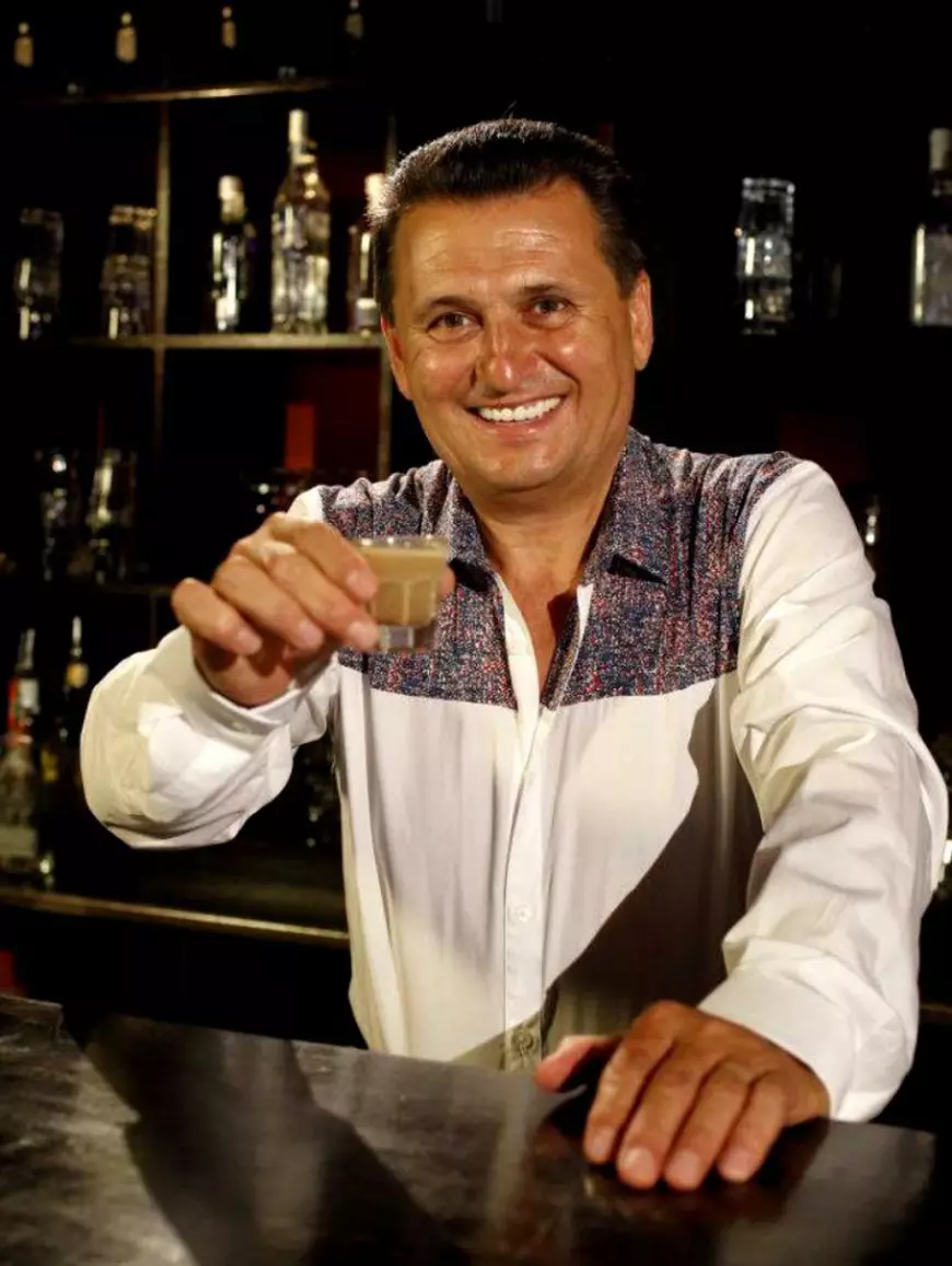 Cântăreața Theo Rose se iubește cu nepotul lui Nea Mărin. "Am avut emoții cu tata"