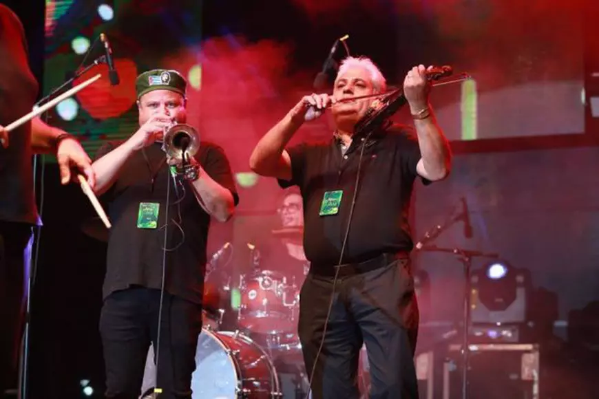 EXCLUSIV/Loredana, flancată la TOATE concertele de doi angajați ai M.A.I.! Sunt mereu cu ea pe scenă