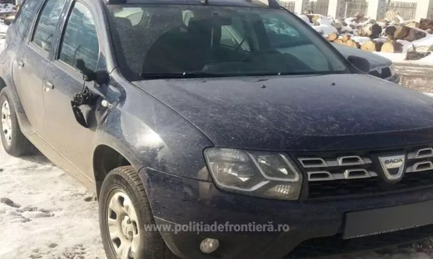 Polițiști stropiți cu benzină și amenințați cu toporul în Maramureș. Agresorii au aruncat cu benzină pe unul dintre agenți / FOTO&VIDEO