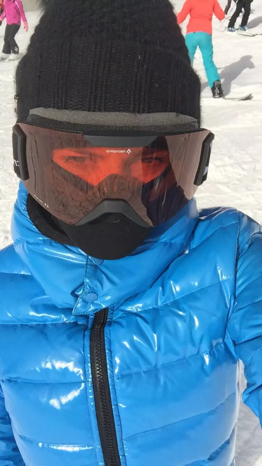 EXCLUSIV/ Îi era foarte frică să schieze! Raluka a fost convinsă de prieteni să facă o coborîre și...