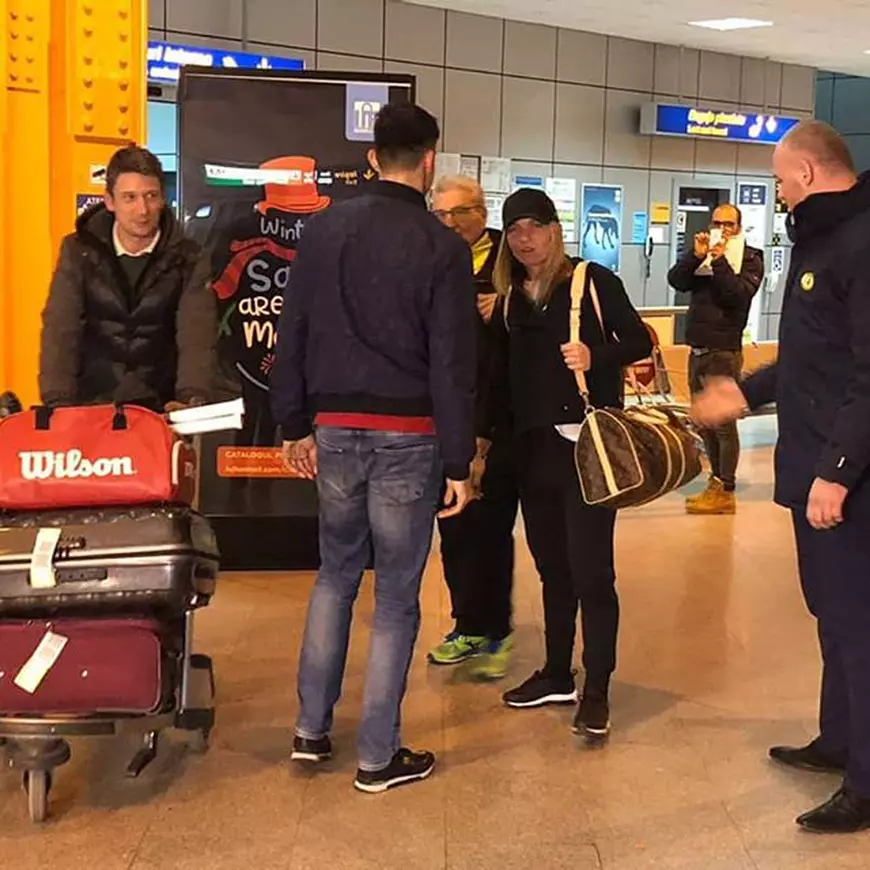 Simona Halep este păzită de un bodyguard la Cluj-Napoca. Cine este uriașul / GALERIE FOTO