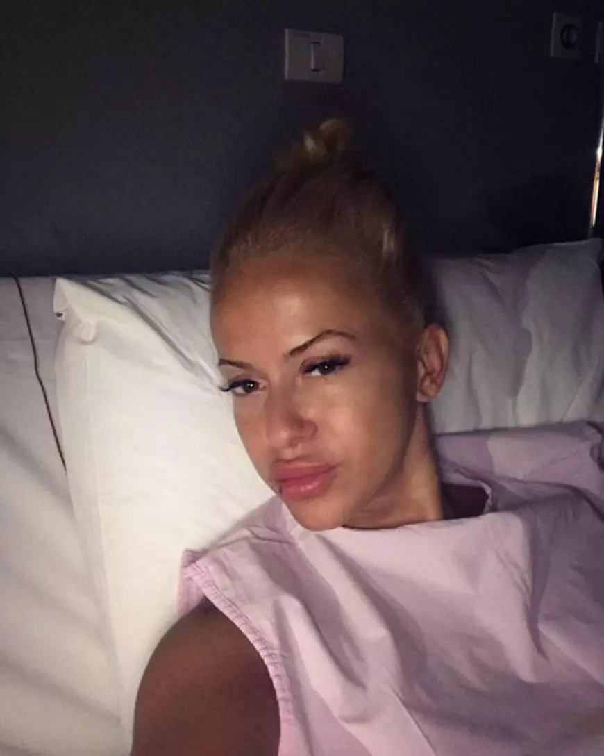 Anda Adam, selfie pe patul de spital. Anunțul important făcut de artistă