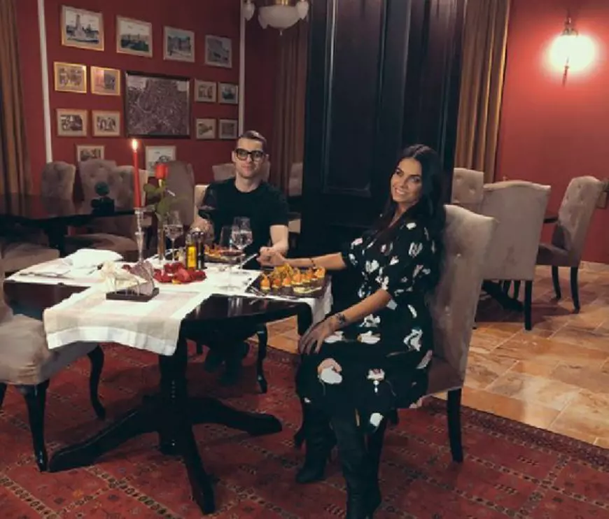Cum și-a surprins Adi Sînă soția de Ziua Îndrăgostiților