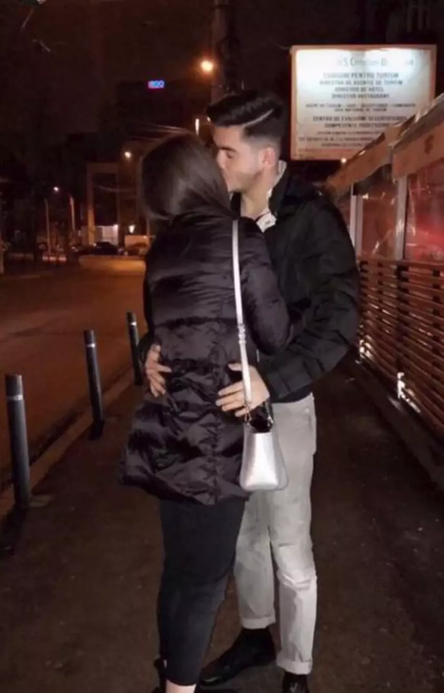 Fiica Andreei Berecleanu și iubitul ei, într-o imagine de colecție