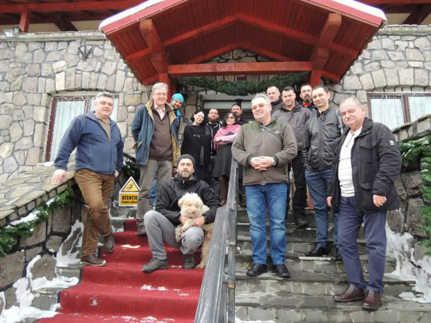 EXCLUSIV/Vânătorii de ”diamante ale pământului”. O trufă poate costa chiar și 100.000 de euro!