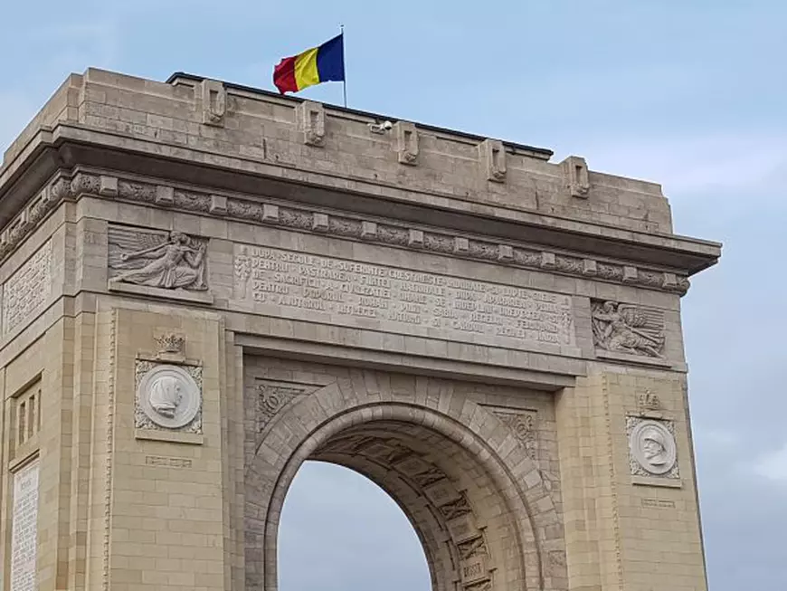 VIDEO/Povestea ”Împărătesei românilor”. De ce a dat-o jos Ceaușescu pe Regina Maria de pe Arcul de Triumf