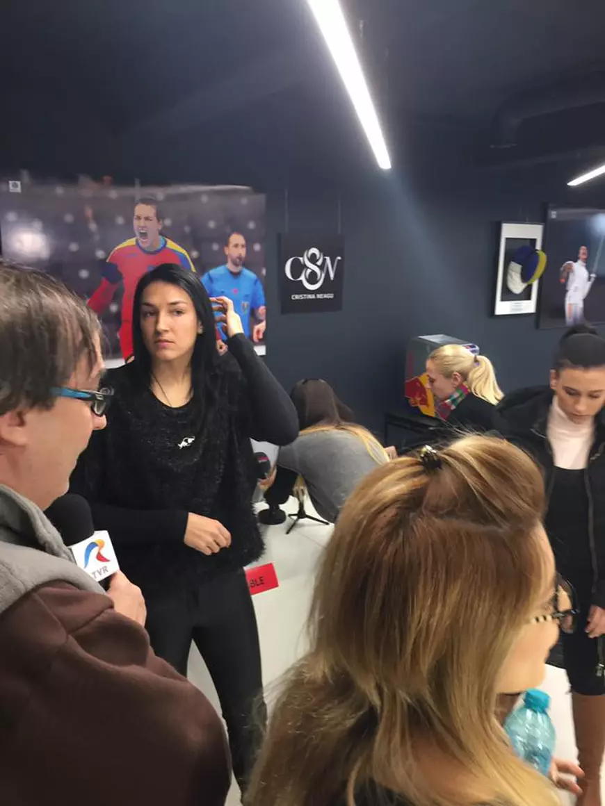 Cristina Neagu, în dialog cu reprezentanții presei.
