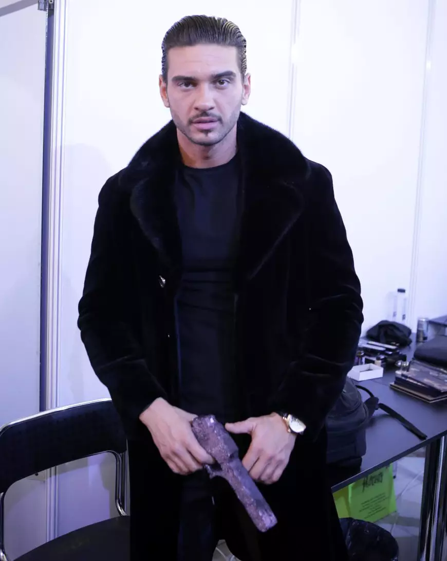 VIDEO EXCLUSIV / Dorian Popa a găsit o metodă inedită să le dezbrace pe divele showbiz-ului autohton. „Propun un party nud”