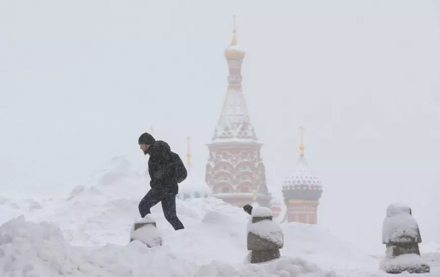 Record de zăpadă în Moscova. Nu a mai nins niciodată atât de mult în capitala Rusiei