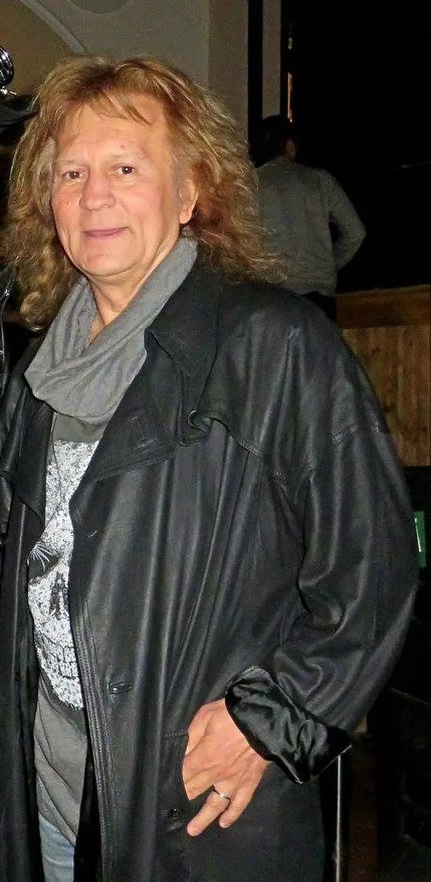 EXCLUSIV/Prima imagine cu Petre Magdin după atacul celebral. Este recuperat complet și, la 74 de ani, arată ca un rock star!