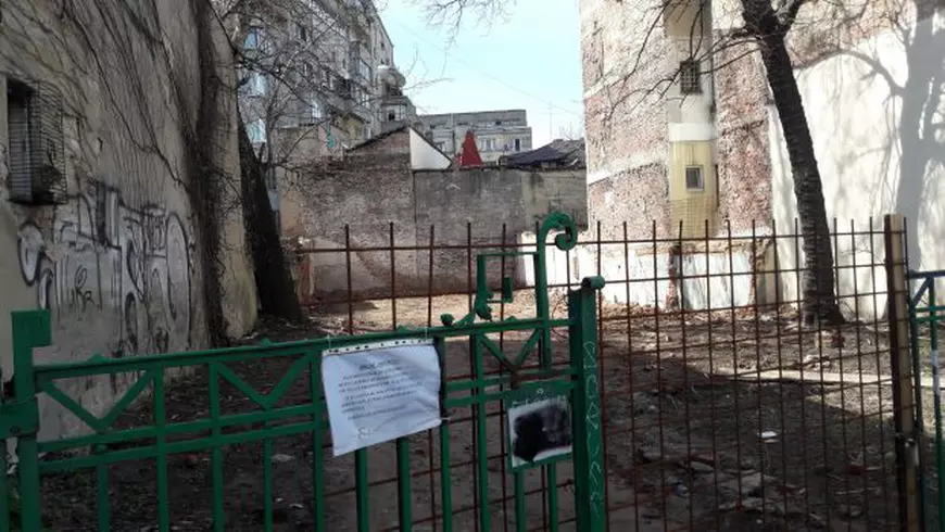 EXCLUSIV/Casa lui Mircea Lucescu, pusă la pământ! Tehnicianul a demolat vila din zona Piața Romană / FOTO