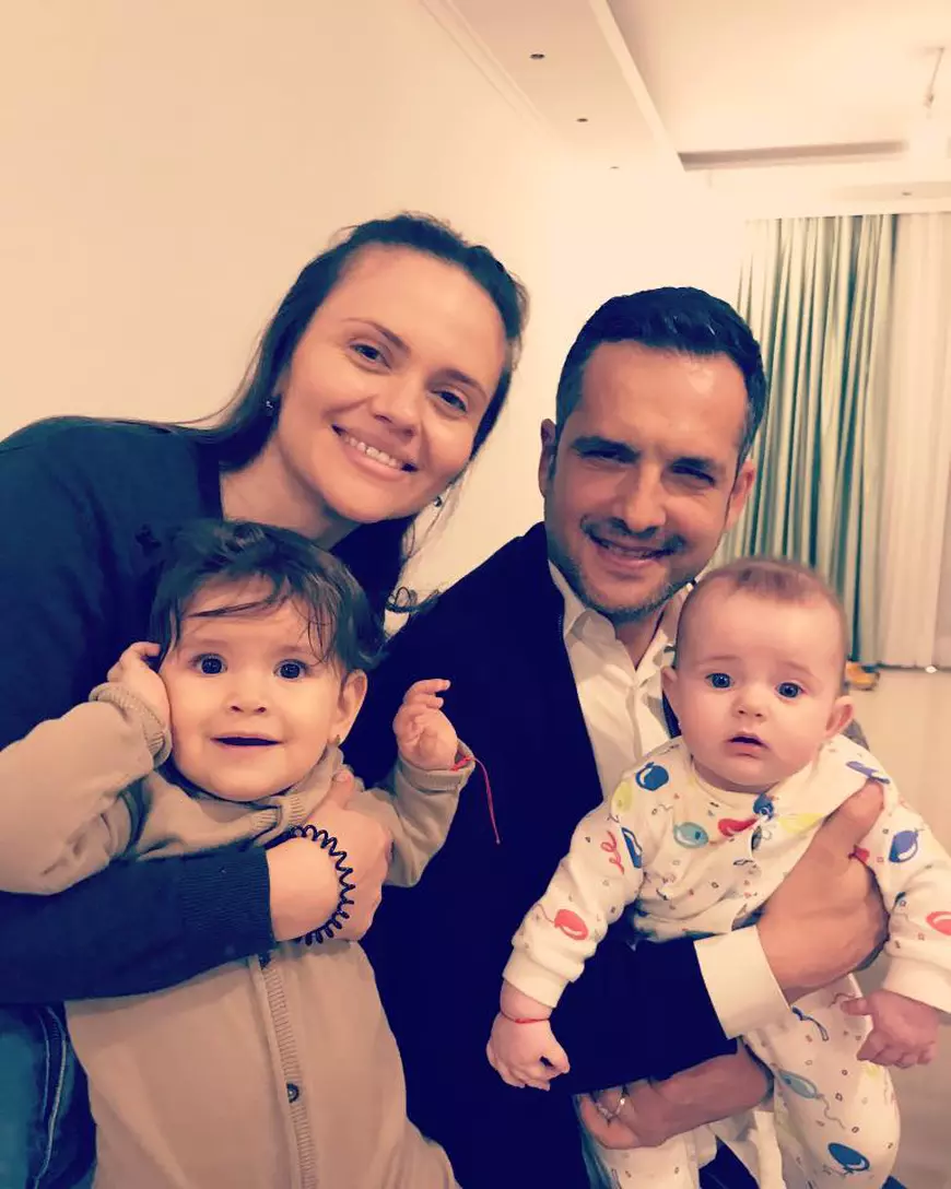 Gabriela Cristea și Tavi Clonda pun la punct detaliile despre botezul fiicei lor. Cine o creștinează pe Victoria