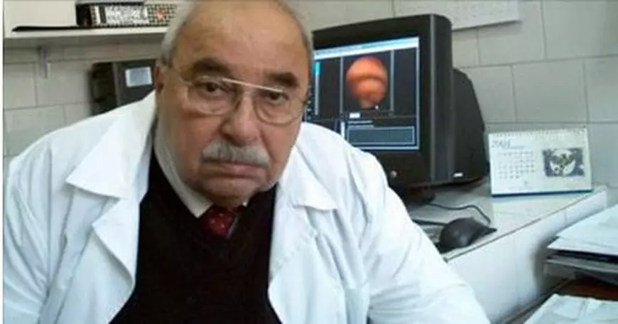 Medicul Alexandru Oproiu: Cancerul colorectal este cauzat de alimentaţia modernă, bogată în carne roşie. Vârsta la care apare boala a scăzut la 45 de ani