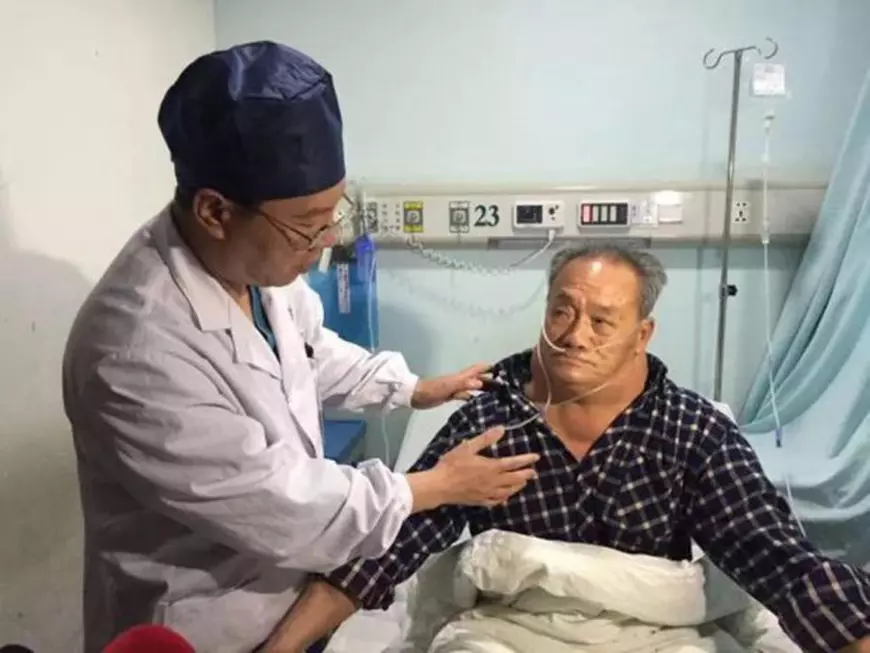 FOTO | Cum arată "Hulk", un pensionar care a consumat alcool în fiecare zi, timp de 30 de ani