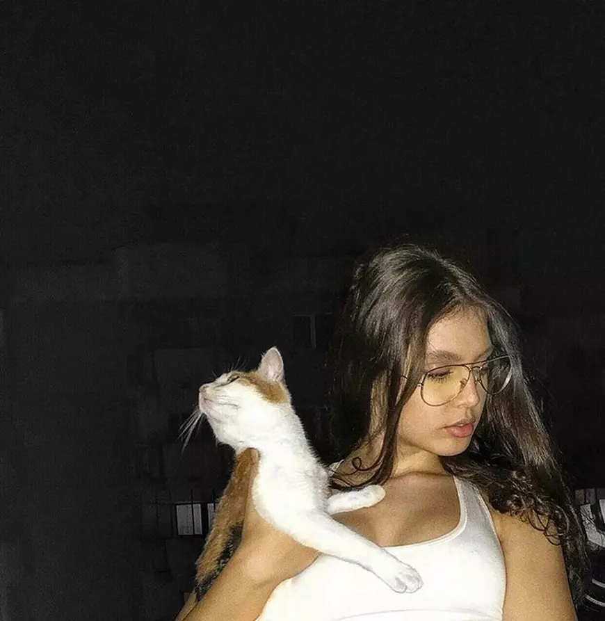 EXCLUSIV/ Modelul Elena Chiriac, campioană națională la taekwondo WTF, e și scriitoare. Va publica un volum de eseuri