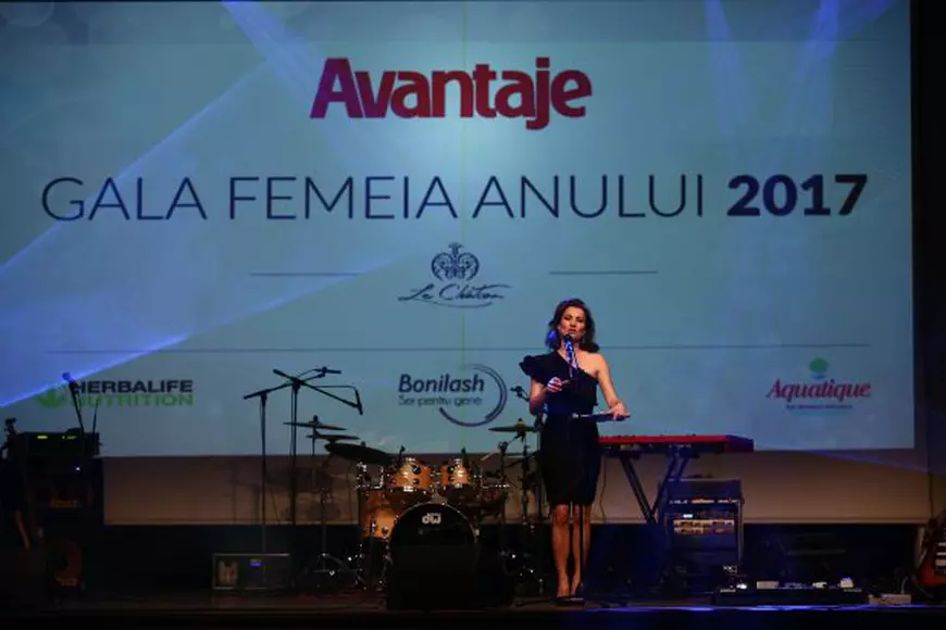 Carmen Ginghină a primit trofeul Femeia Anului 2017. ”O femeie care își iubește meseria cu patimă”