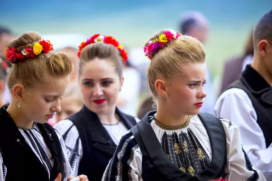 REPORTAJ/La Ciugud, „viaţa la ţară e ca afară”: utilităţi în fiecare casă, piste de biciclete, drumuri asfaltate. Comuna falimentară e acum milionară