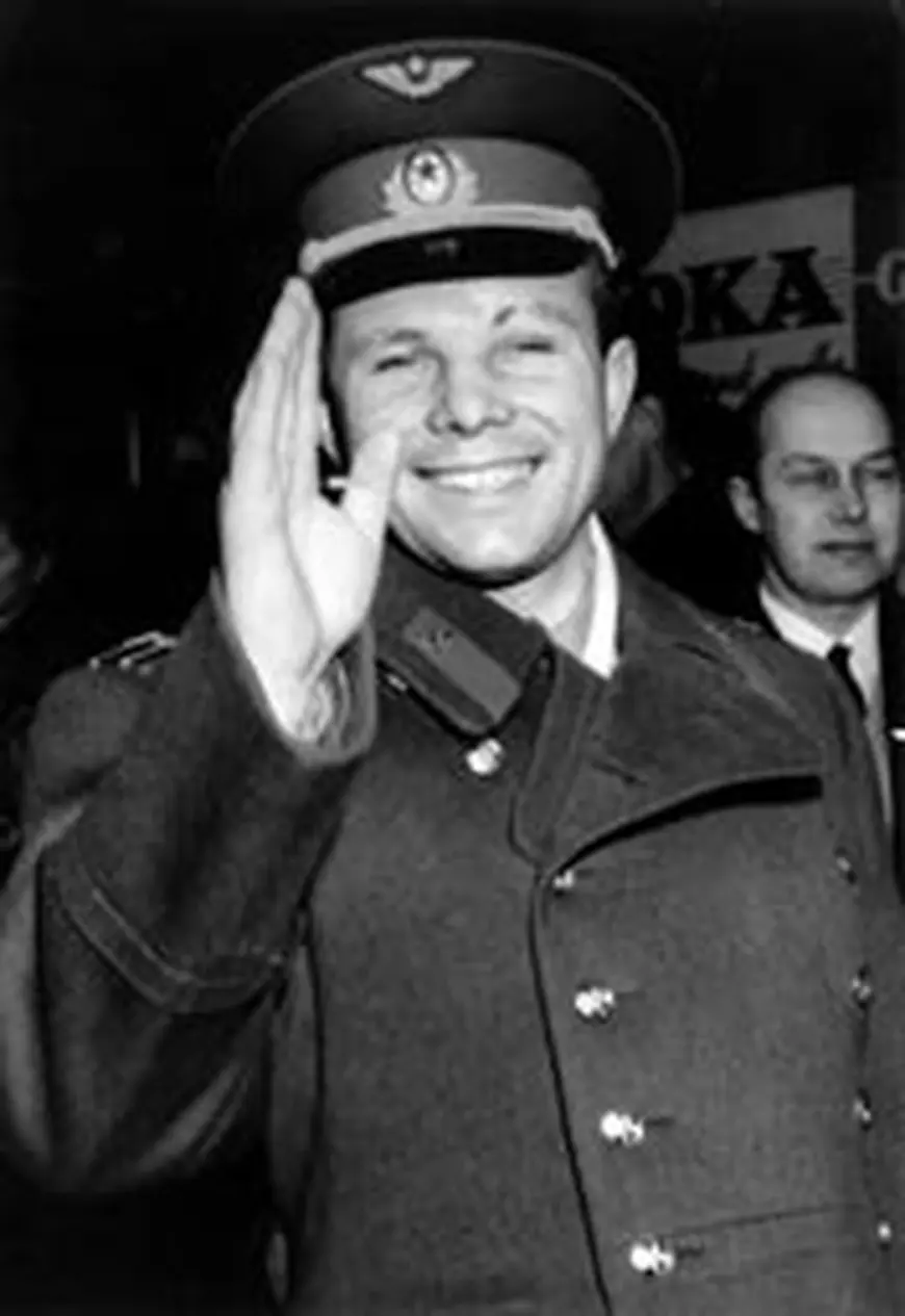 Iuri Gagarin, cosmonaut rus, primul om în spațiu