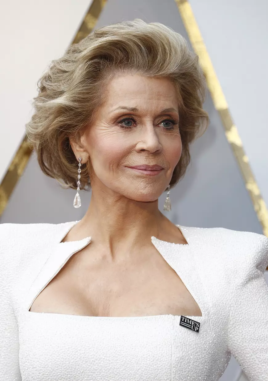 FOTO / Jane Fonda, strălucitoare pe covorul roșu la premiile Oscar. Ce ținută a ales actrița de 80 de ani