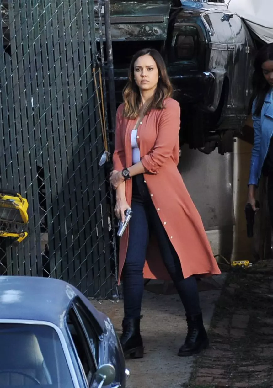La trei luni după ce a născut, Jessica Alba s-a întors pe platourile de filmare